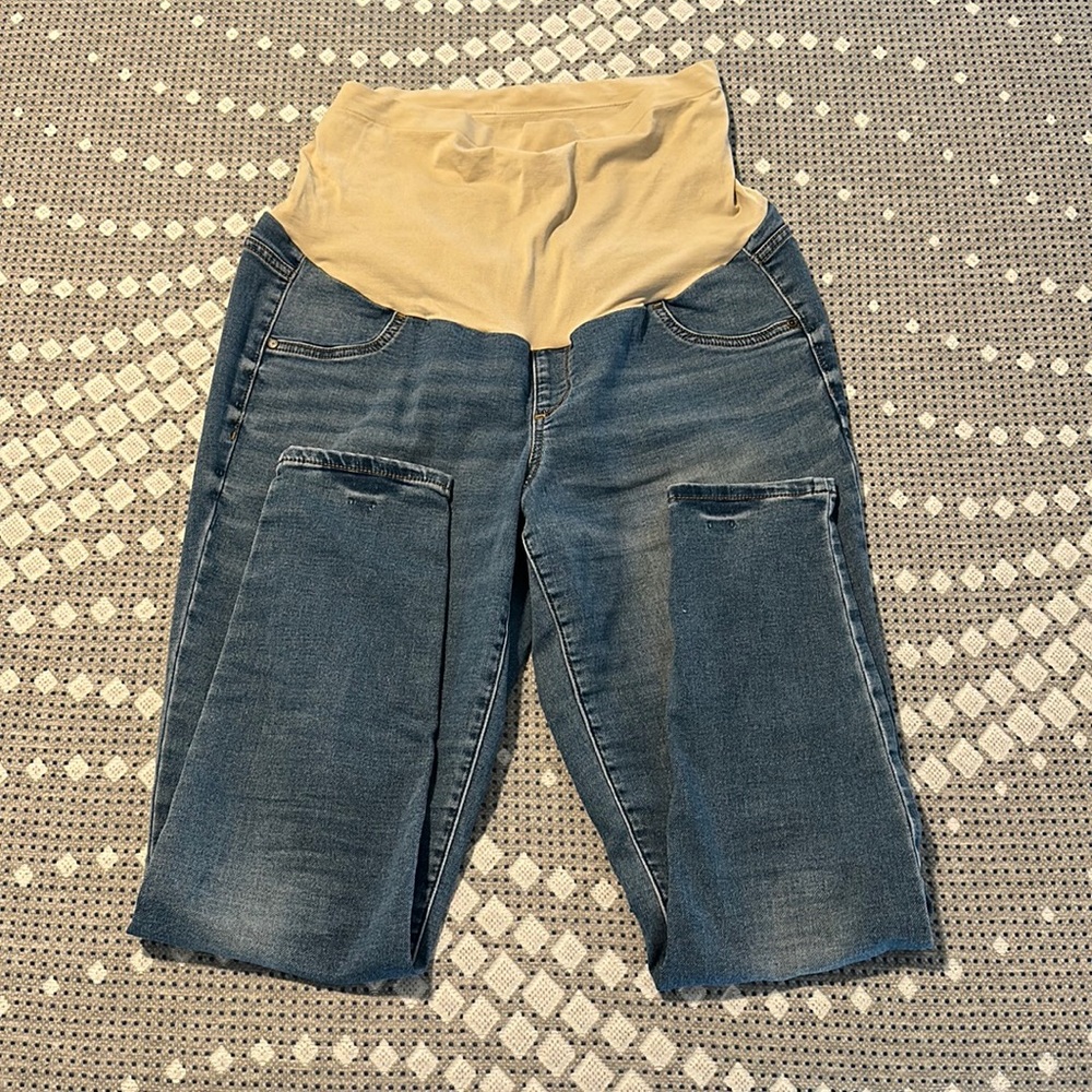 A. Glow maternity skinny jeans